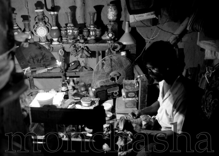 Support Artist Mr. Monotosh Maity (Specialised in Coconut Shell Crafts)